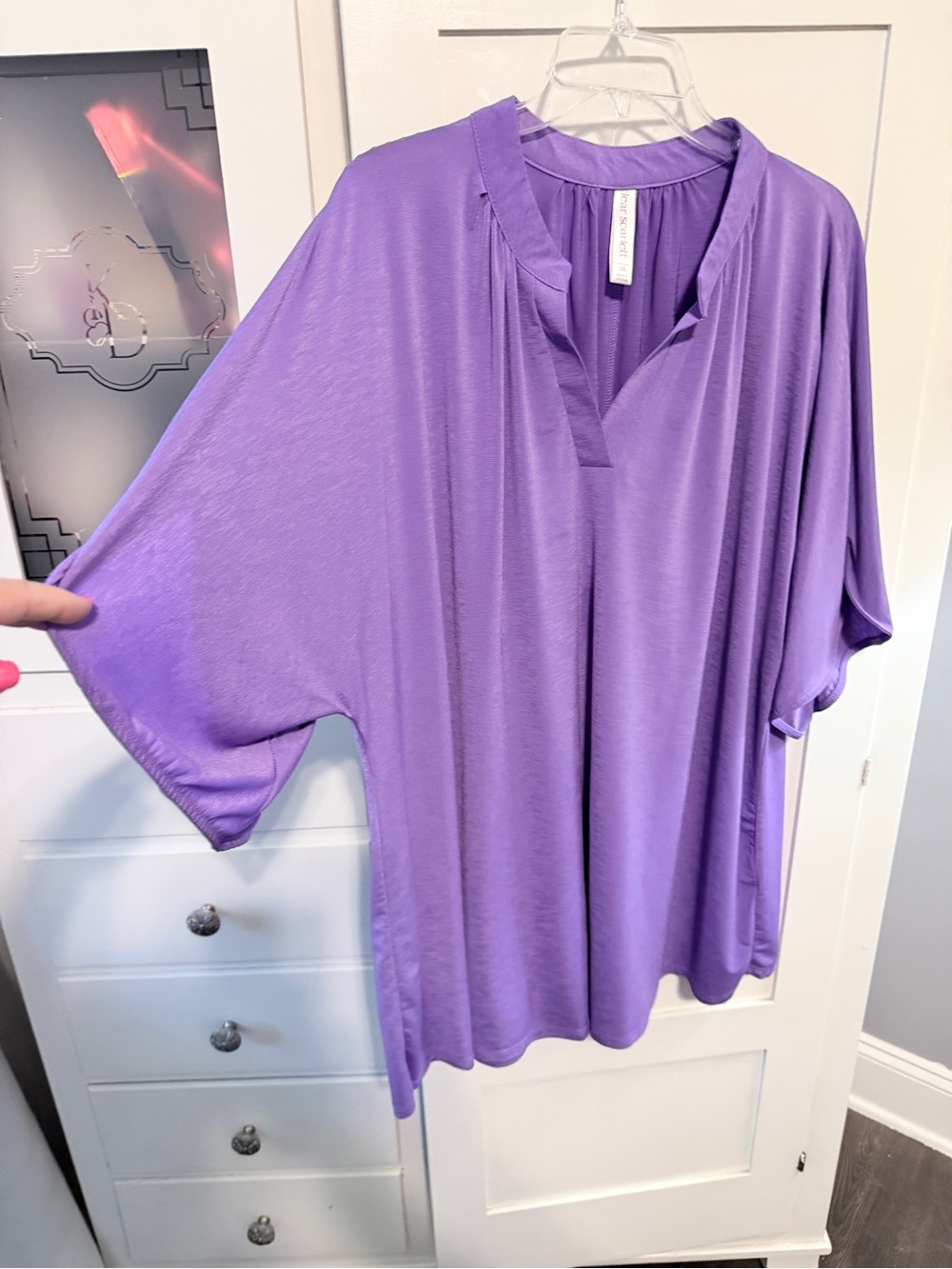 Dear Scarlett Women's Relaxed V-Neck Purple Tunic Blouse - Picture 3 of 7